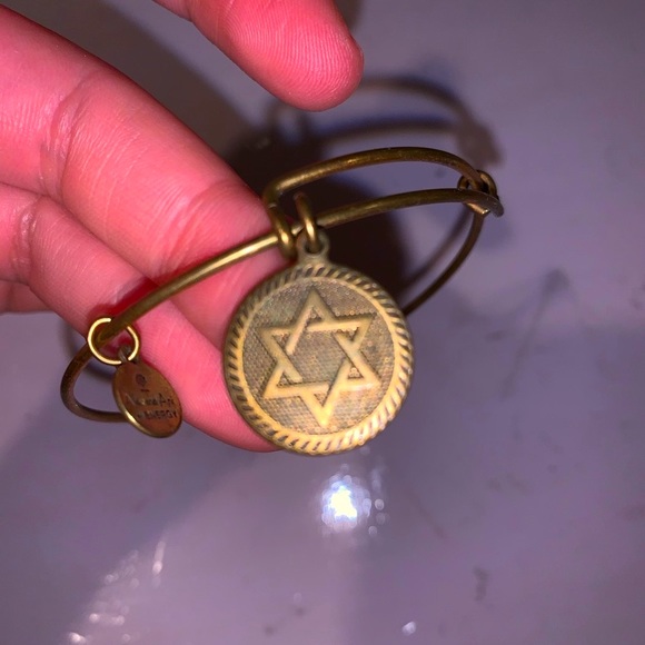 Star of David / Jewish Star Bracelet - Picture 2 of 4